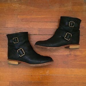 SAKS FIFTH AVENUE BLACK LEATHER BOOTS